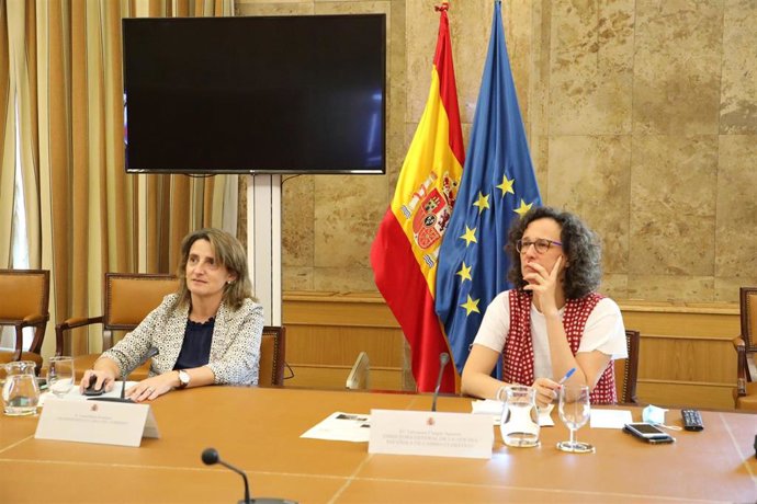 La vicepresidenta cuarta y ministra para la Transición Ecológica y Reto Demográfico, Teresa Ribera, asiste, acompañda de la directora de la Oficina Española de Cambio Climático, Valvanera Ulargui, a la 4 reunión MocA
